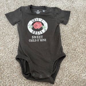 Guns n Roses “Sweet Child of Mine” Black Baby Bodysuit size 6-9 m H&M